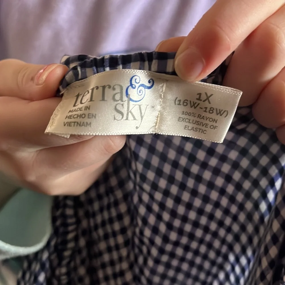 Checkered floral top - Picture 3 of 3